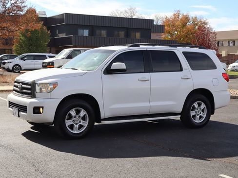 Used 2010 Toyota Sequoia SR5 image 10