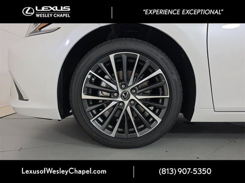 New 2025 Lexus ES 350 w/ Premium Package image 32