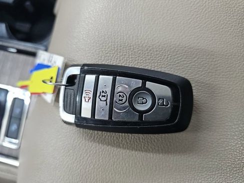 Used 2023 Ford Expedition Limited image 27