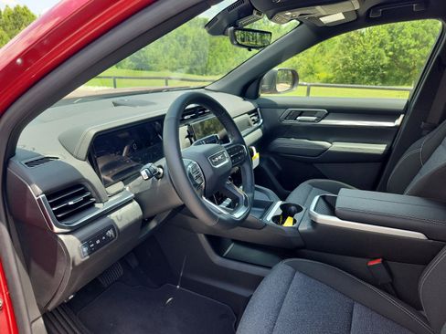New 2026 GMC Terrain Elevation w/ Technology Package II FWD image 9