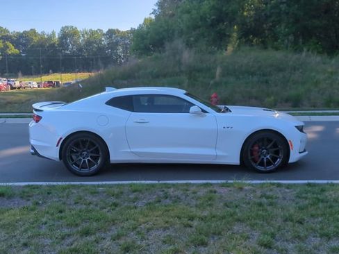 Used 2020 Chevrolet Camaro LT w/ Technology Package RWD image 14