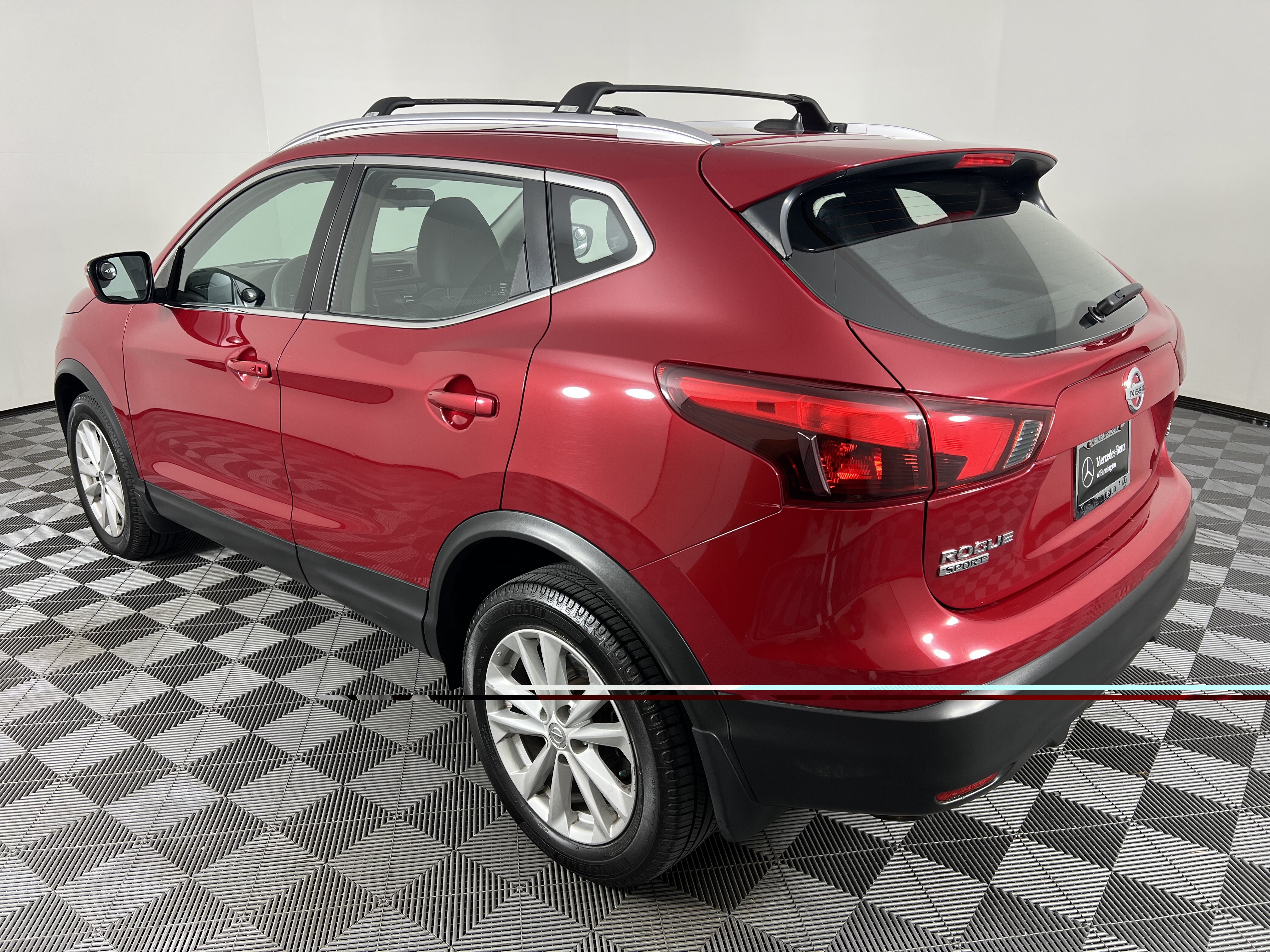 Used 2018 Nissan Rogue Sport SV AWD/4WD image 10