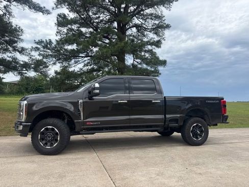 Used 2025 Ford F250 Platinum w/ Platinum Plus Package AWD/4WD image 5