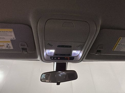 Used 2018 Chevrolet Equinox LT FWD image 28