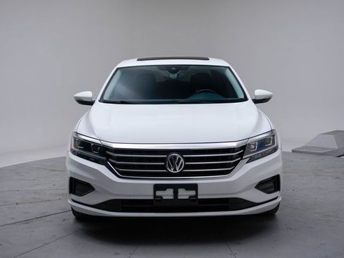 Used 2021 Volkswagen Passat 2.0T SE image 14