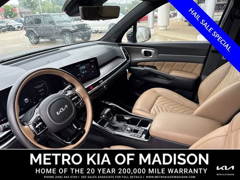 Used 2025 Kia Sorento SX Prestige w/ Olive Brown Leather Package AWD/4WD image 14