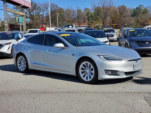 Used 2018 Tesla Model S 100D image 1