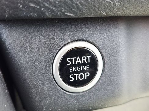Used 2023 Nissan Rogue SV FWD image 16