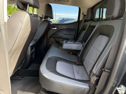 Used 2018 Chevrolet Colorado Z71 AWD/4WD image 12