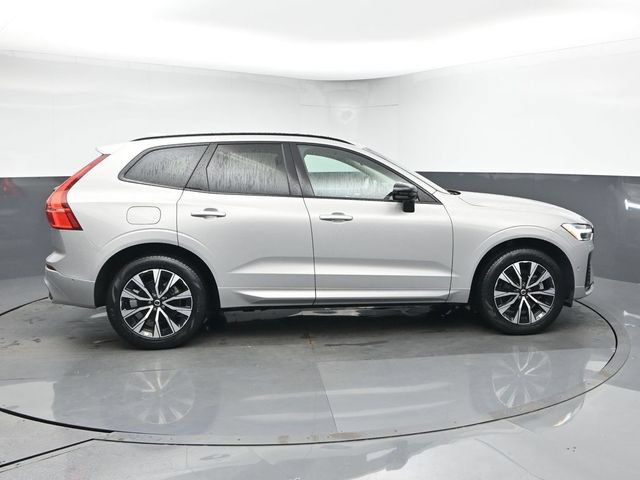 Used 2024 Volvo XC60 B5 Plus w/ Protection Package Premier AWD/4WD image 9
