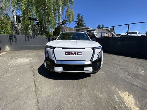 Used 2026 GMC Sierra EV Denali AWD/4WD image 9