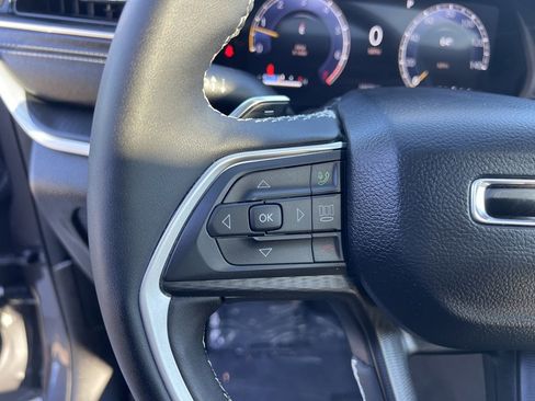 Used 2025 Jeep Grand Cherokee L Laredo w/ Luxury Tech Group I image 17