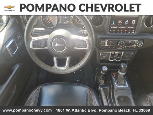 Used 2023 Jeep Gladiator Overland image 15