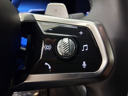 Used 2023 BMW 760i xDrive AWD/4WD image 23