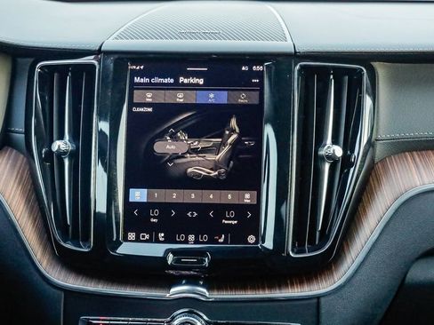 Used 2023 Volvo XC60 T8 Ultimate w/ Climate Package image 16