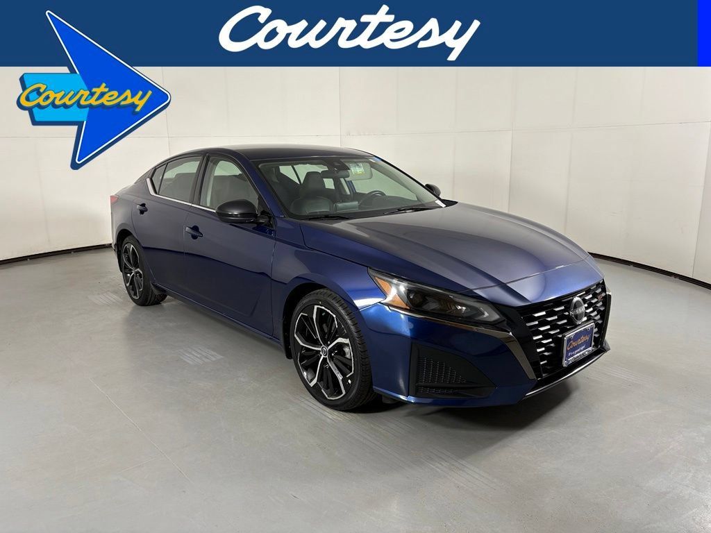 Used 2024 Nissan Altima 2.5 SR FWD image 1