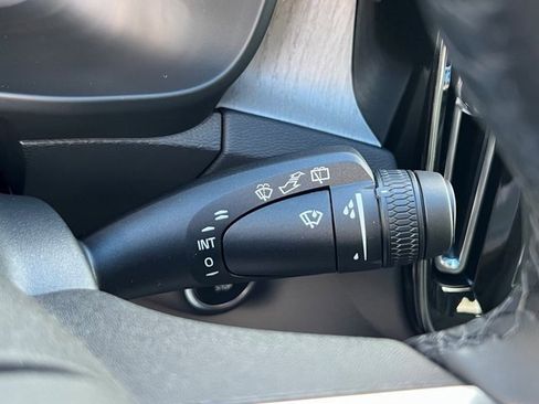 Certified 2026 Volvo XC40 B5 Plus w/ Protection Package Premier image 35