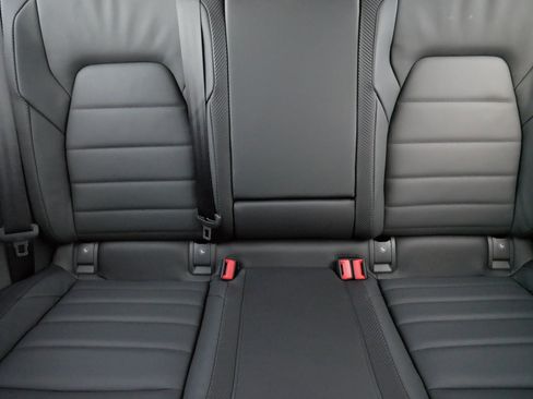 Used 2025 Volkswagen Golf image 13