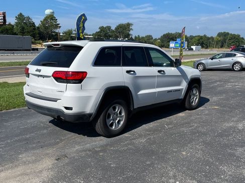 Used 2017 Jeep Grand Cherokee Laredo w/ Quick Order Package 23E AWD/4WD image 5
