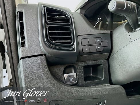 Used 2025 RAM ProMaster 2500 w/ Convenience Group image 18