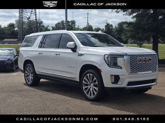 Used 2022 GMC Yukon XL Denali w/ Denali Ultimate Package AWD/4WD video 3