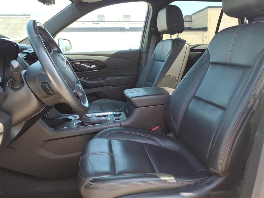 Used 2023 Chevrolet Traverse RS AWD/4WD image 12