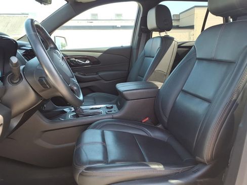 Used 2023 Chevrolet Traverse RS AWD/4WD image 12