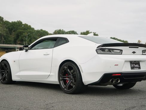Used 2018 Chevrolet Camaro SS image 3
