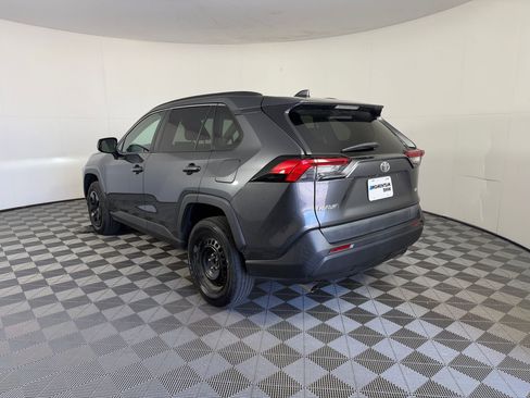 Used 2021 Toyota RAV4 LE FWD image 3