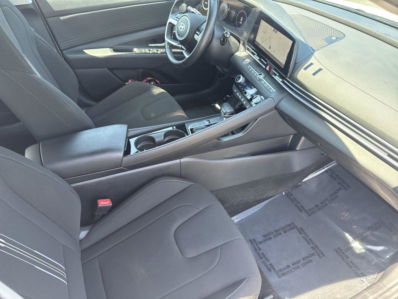 Used 2025 Hyundai Elantra SEL FWD image 35