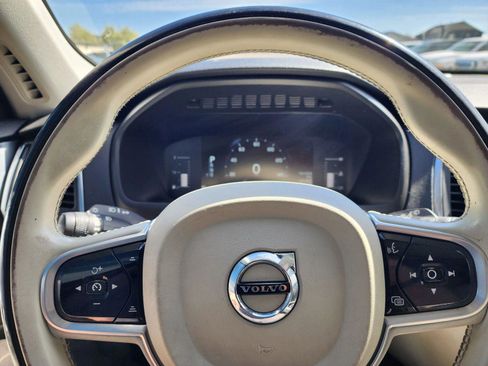 Used 2018 Volvo XC90 T5 Momentum w/ Convenience Package image 18