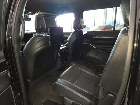 Used 2022 Jeep Wagoneer Series III w/ Rear Seat Video Group 1 AWD/4WD image 20
