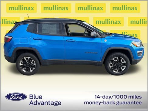 Used 2018 Jeep Compass Trailhawk w/ Popular Equipment Group AWD/4WD image 2