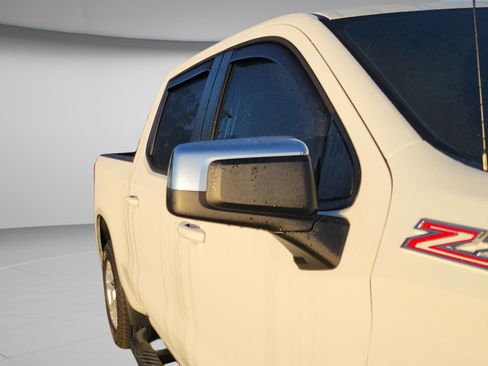 Used 2025 Chevrolet Silverado 1500 LT image 15