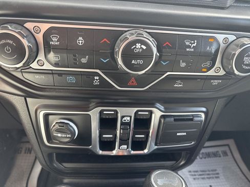 Used 2023 Jeep Wrangler Unlimited w/ Sun & Screen Package AWD/4WD image 33