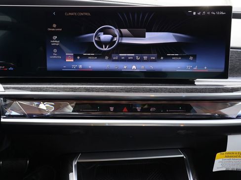New 2026 BMW 760i xDrive w/ Executive Package image 27