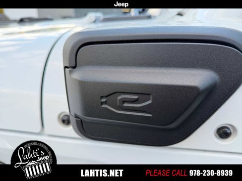 Certified 2022 Jeep Wrangler Unlimited Sahara w/ Cold Weather Group image 31