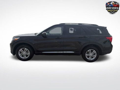 Used 2023 Ford Explorer XLT w/ Equipment Group 202A AWD/4WD image 2