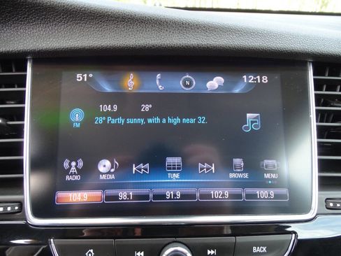 Used 2018 Buick Encore Sport Touring image 18