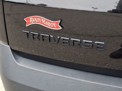 Used 2022 Chevrolet Traverse RS FWD image 25