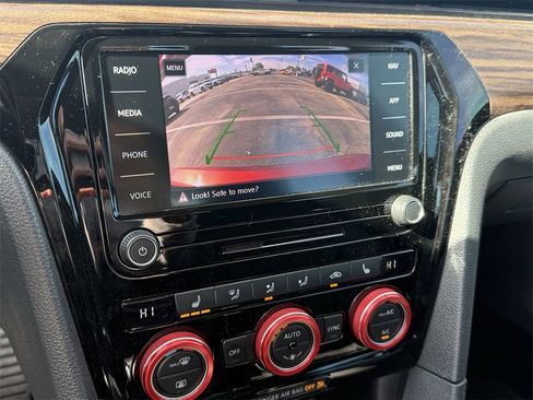 Used 2022 Volkswagen Passat 2.0T image 19