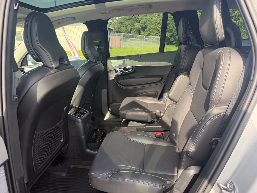 Used 2025 Volvo XC90 T8 Ultra AWD/4WD image 23