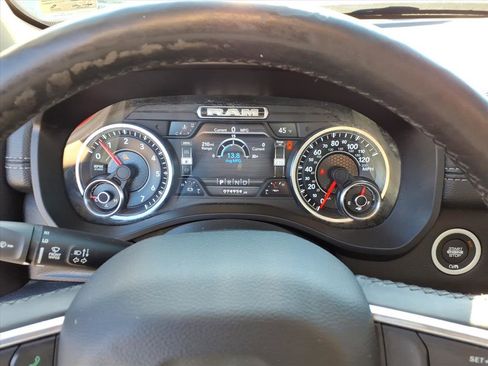 Used 2019 RAM 1500 Laramie image 12