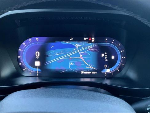 Certified 2023 Volvo XC40 B5 Plus w/ Protection Package Premier image 24