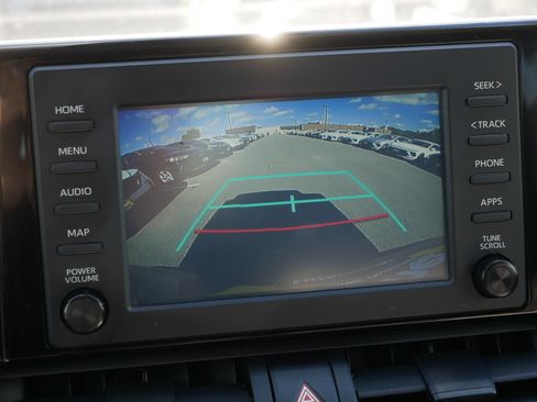 Used 2019 Toyota RAV4 LE w/ Carpet Mat Package AWD/4WD image 27