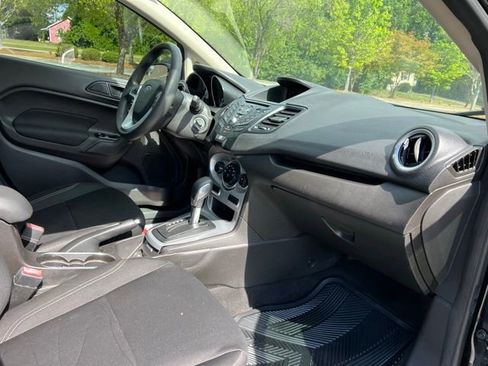 Used 2019 Ford Fiesta SE FWD image 21