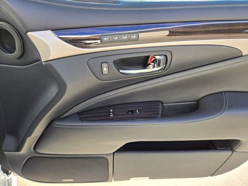 Used 2017 Lexus LS 460 image 22