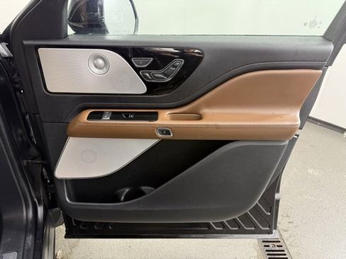 Used 2022 Lincoln Aviator Reserve w/ Equipment Group 201A image 26