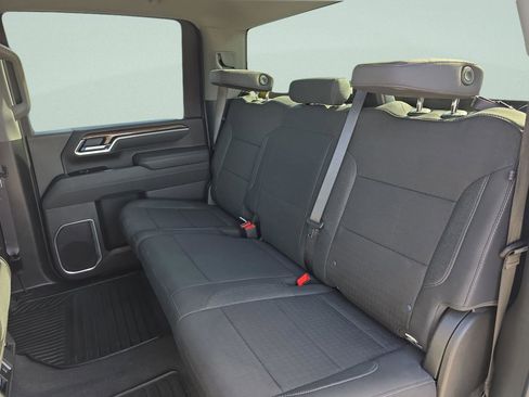 Used 2025 Chevrolet Silverado 2500 LT w/ Convenience Package AWD/4WD image 16
