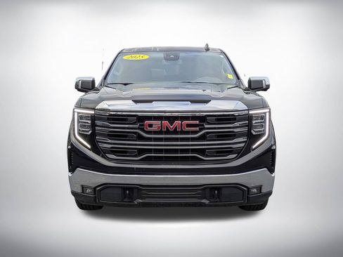 Used 2025 GMC Sierra 1500 SLT RWD image 9